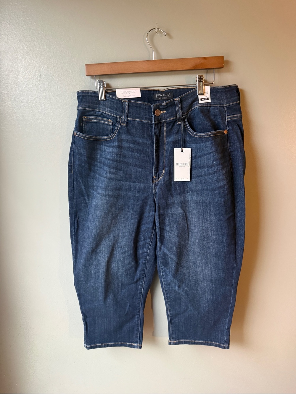 Judy Blue Mid Rise Capri Jeans Women’s 14W NWT Dark Wash